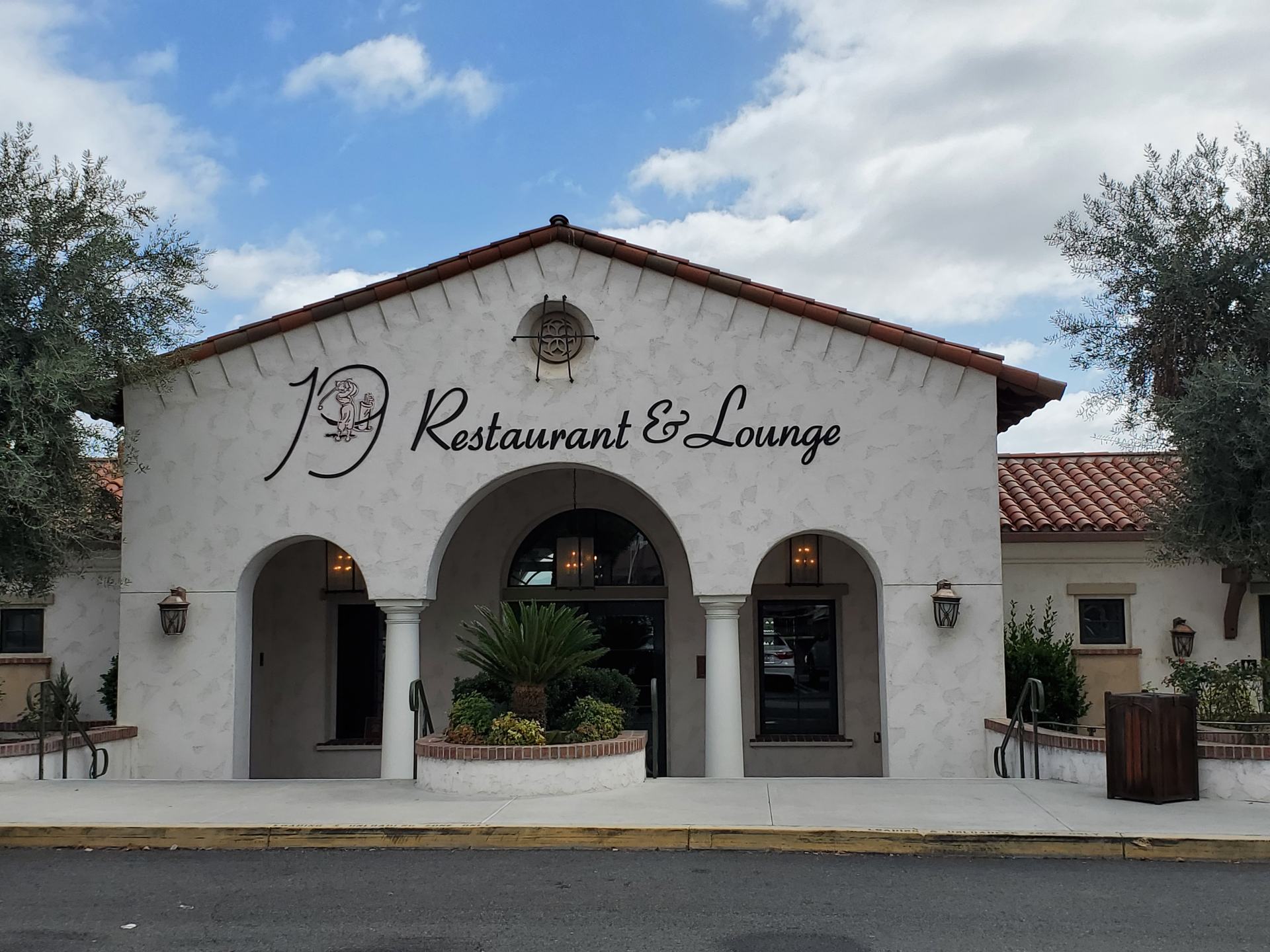 Laguna Woods Village: 19 Restaurant and Lounge
